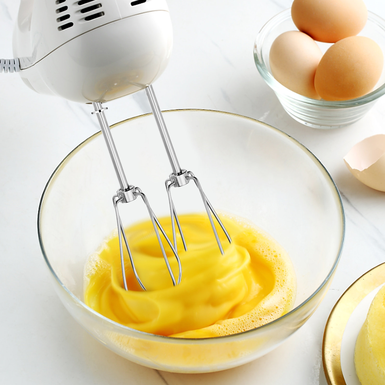 قطعتان من ملحقات الخلاط الكهرب - مراجعة Hand Mixer Electric وسعره